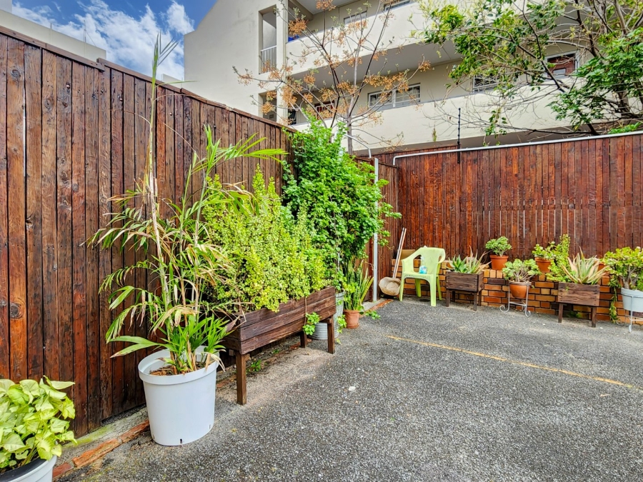 1 Bedroom Property for Sale in Gardens Western Cape